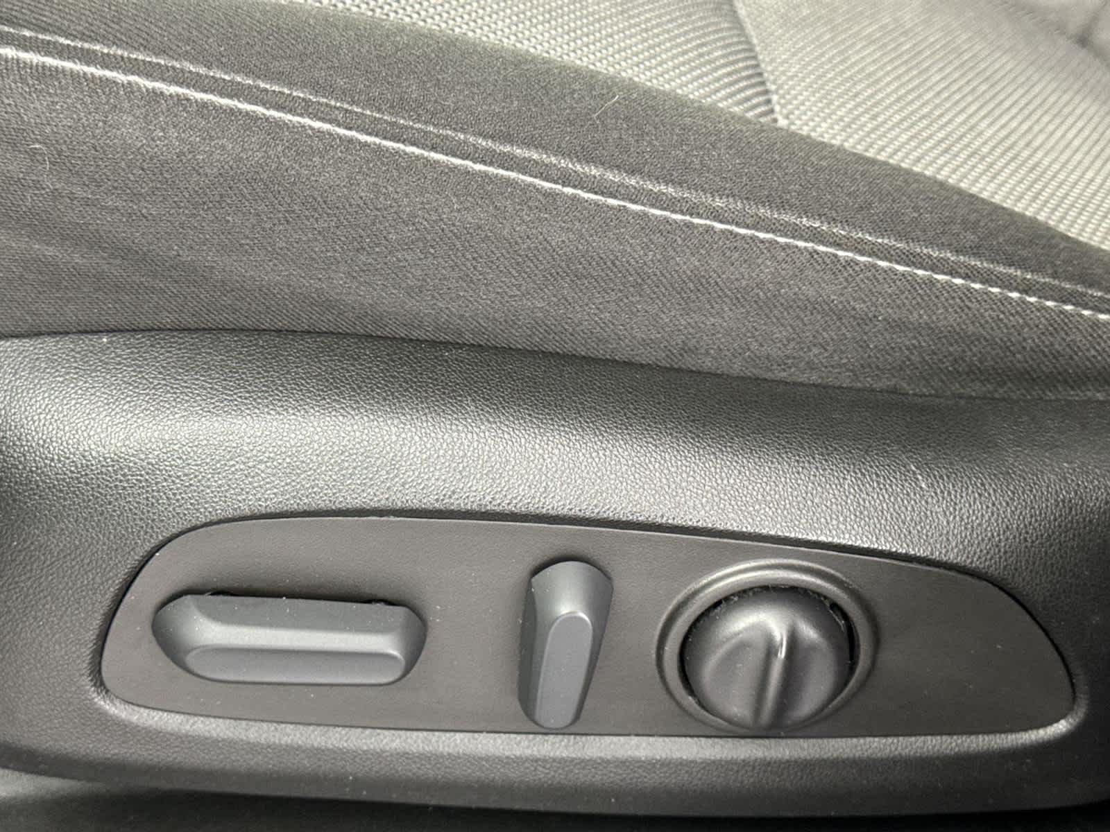 Thumbnail: 2023 Chevrolet Traverse - 13