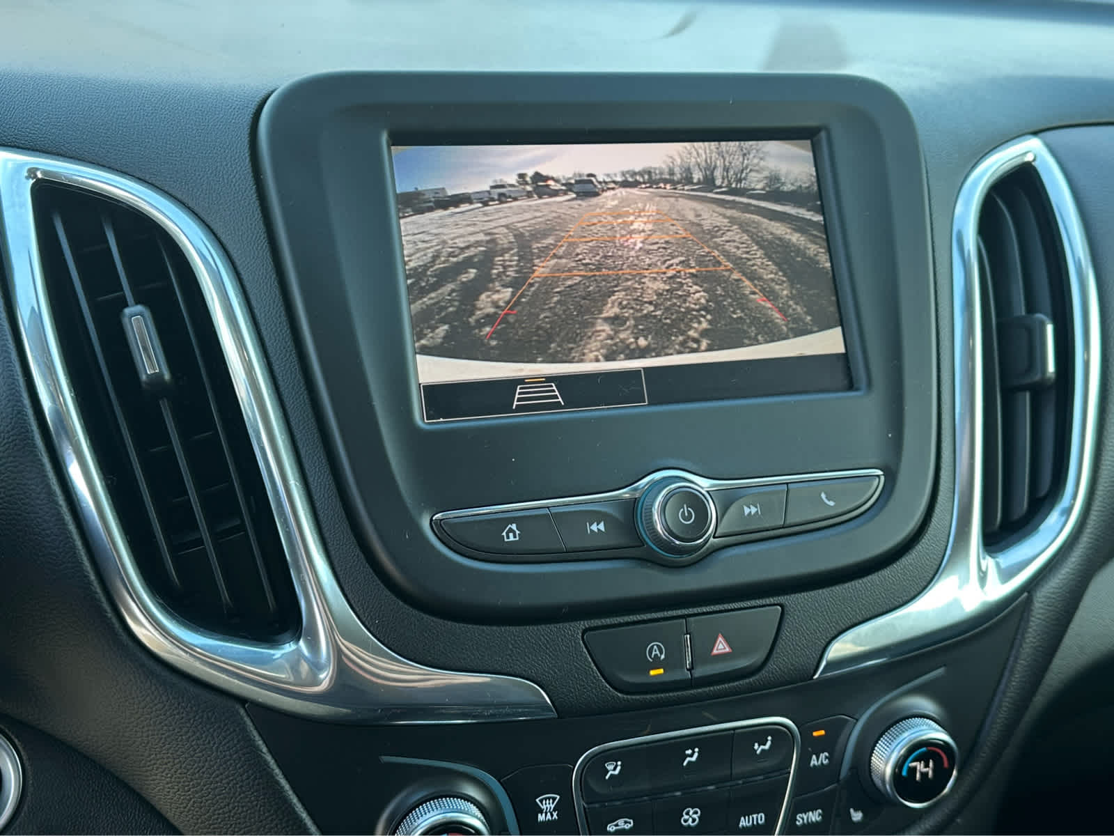 Thumbnail: 2022 Chevrolet Equinox - 15