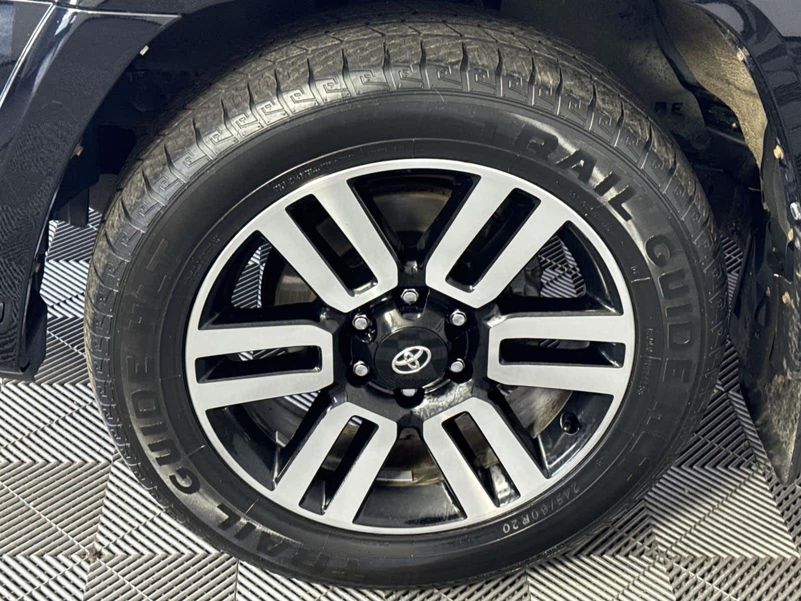 Thumbnail: 2015 Toyota 4Runner - 10