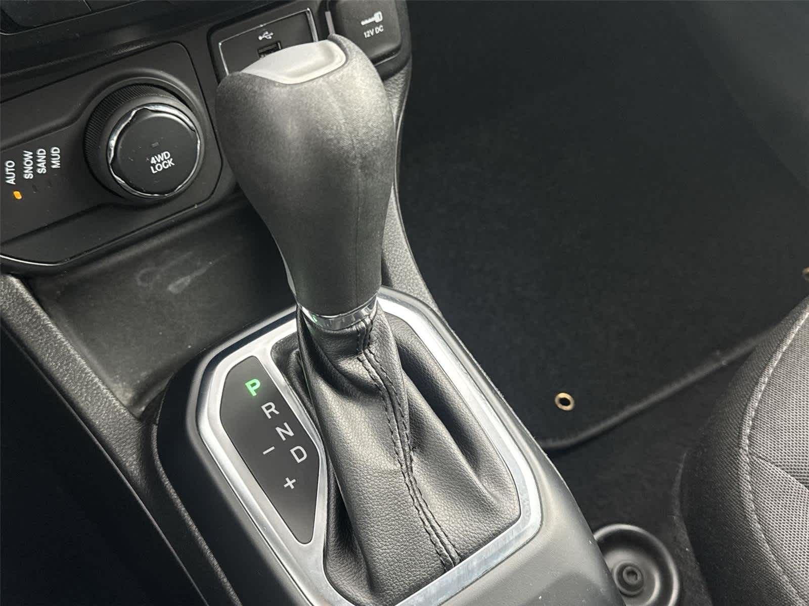 Thumbnail: 2020 Jeep Renegade - 21