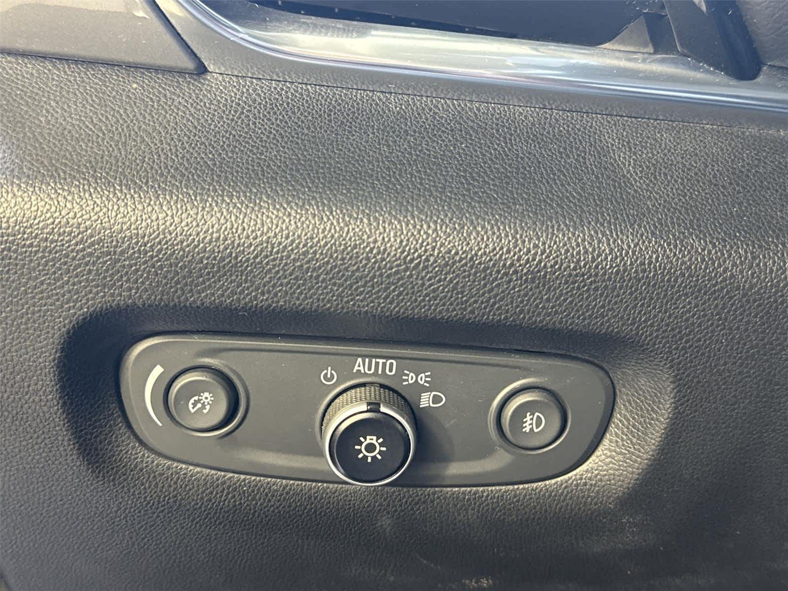 Thumbnail: 2019 Chevrolet Traverse - 26