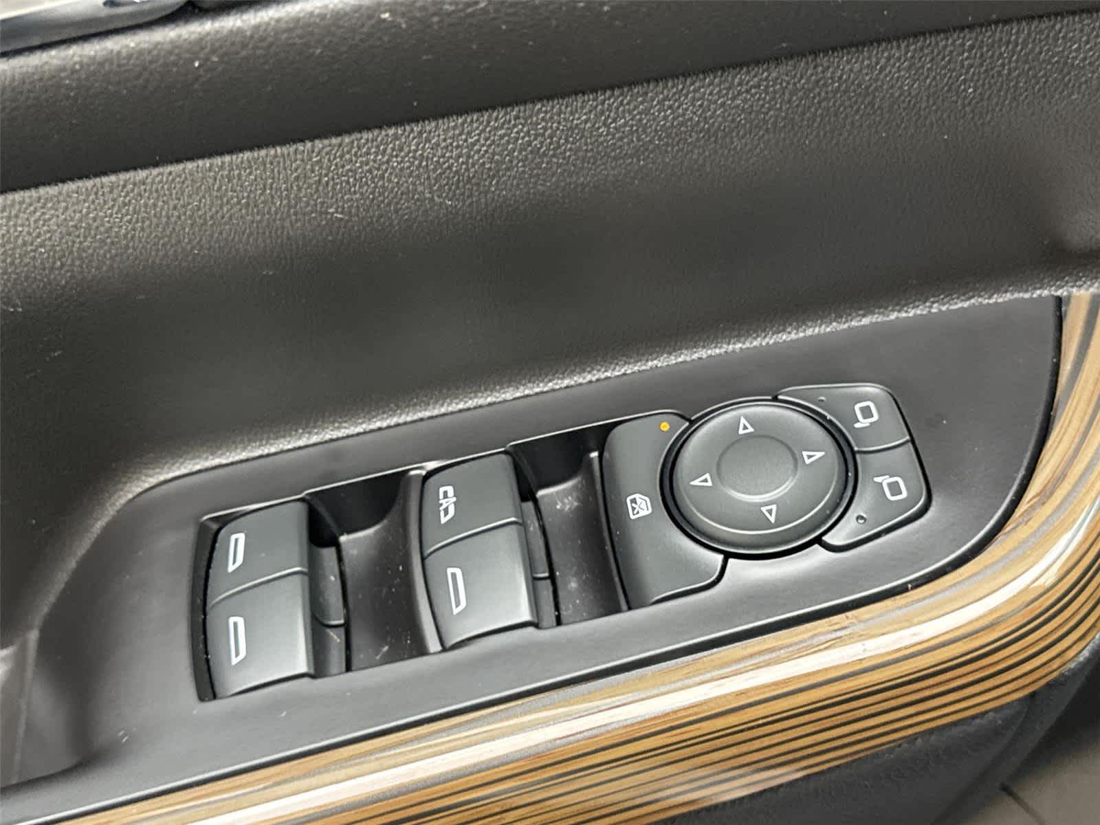 Thumbnail: 2020 GMC Acadia - 23