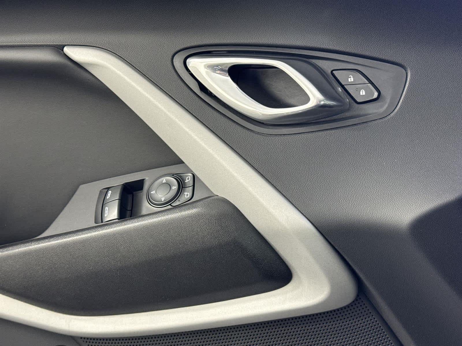 Thumbnail: 2020 Chevrolet Camaro - 20