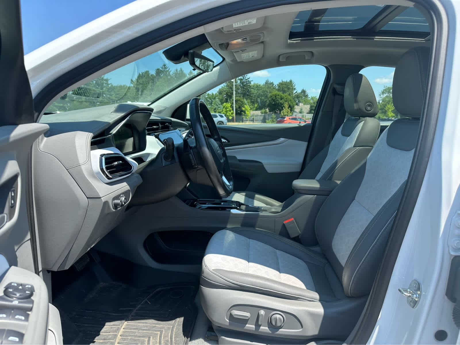 Thumbnail: 2022 Chevrolet Bolt EUV - 9