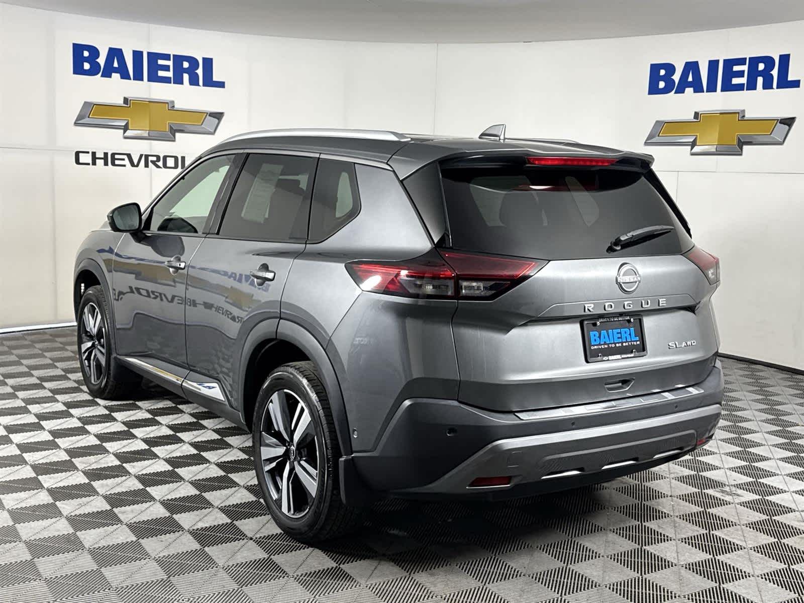 Thumbnail: 2022 Nissan Rogue - 3