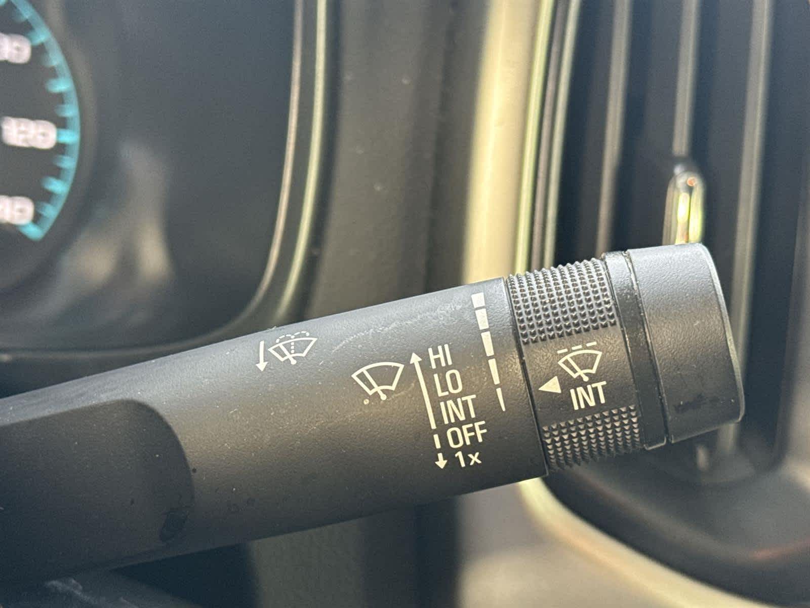 Thumbnail: 2022 Chevrolet Colorado - 26