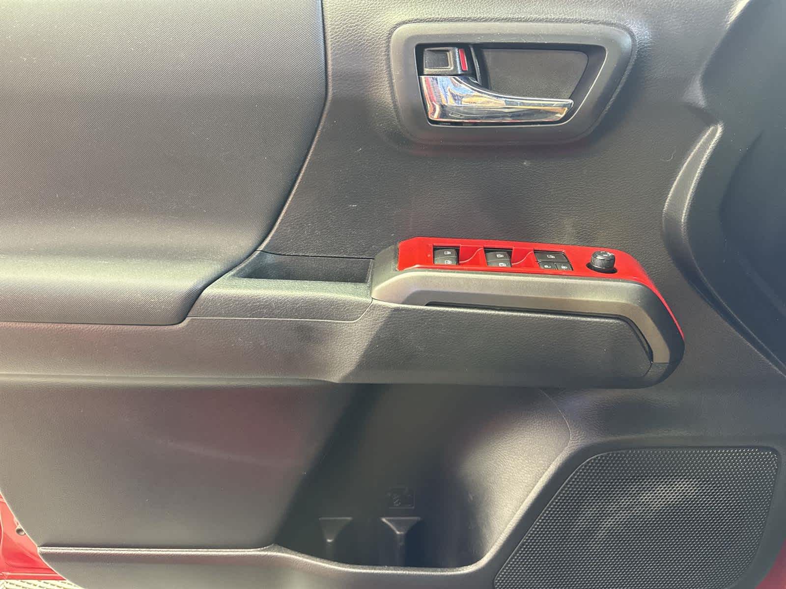 Thumbnail: 2022 Toyota Tacoma - 22