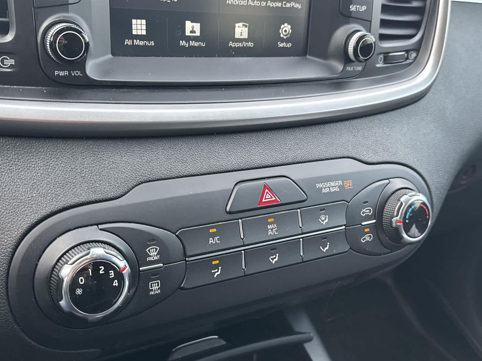 Thumbnail: 2019 Kia Sorento - 18