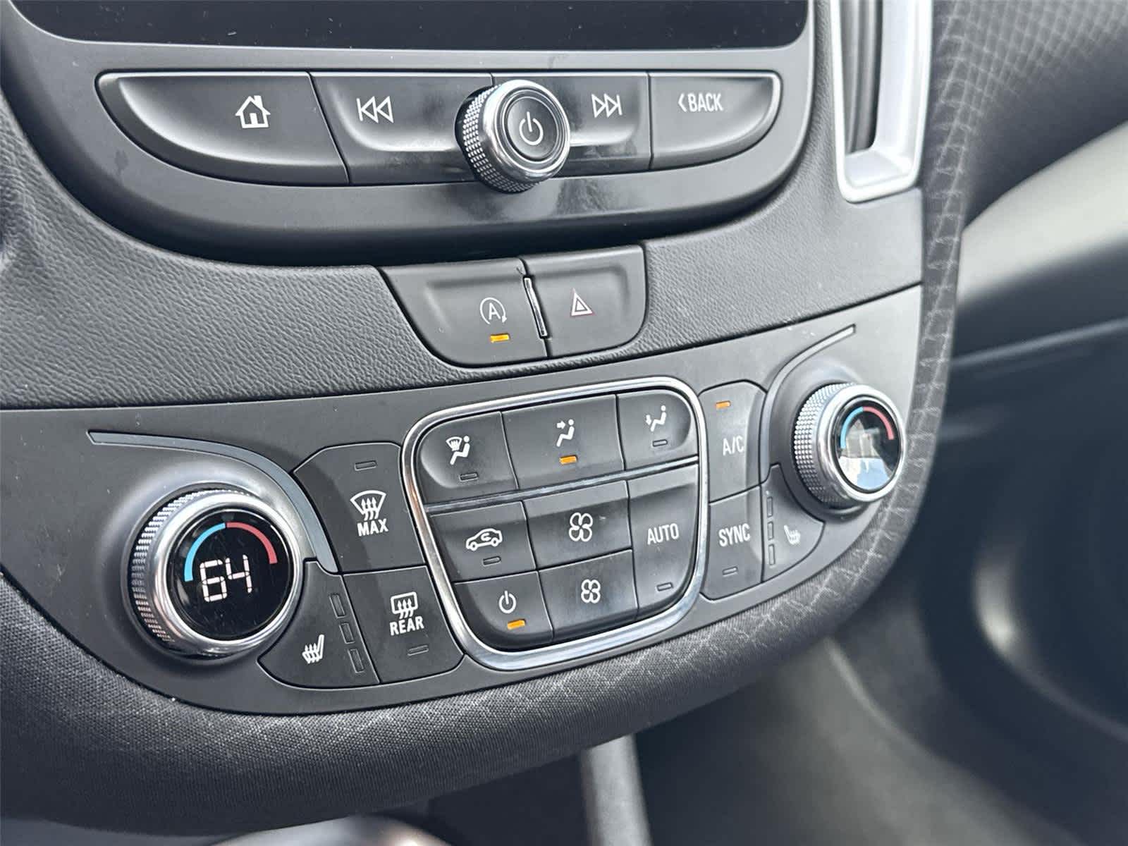 Thumbnail: 2023 Chevrolet Malibu - 18