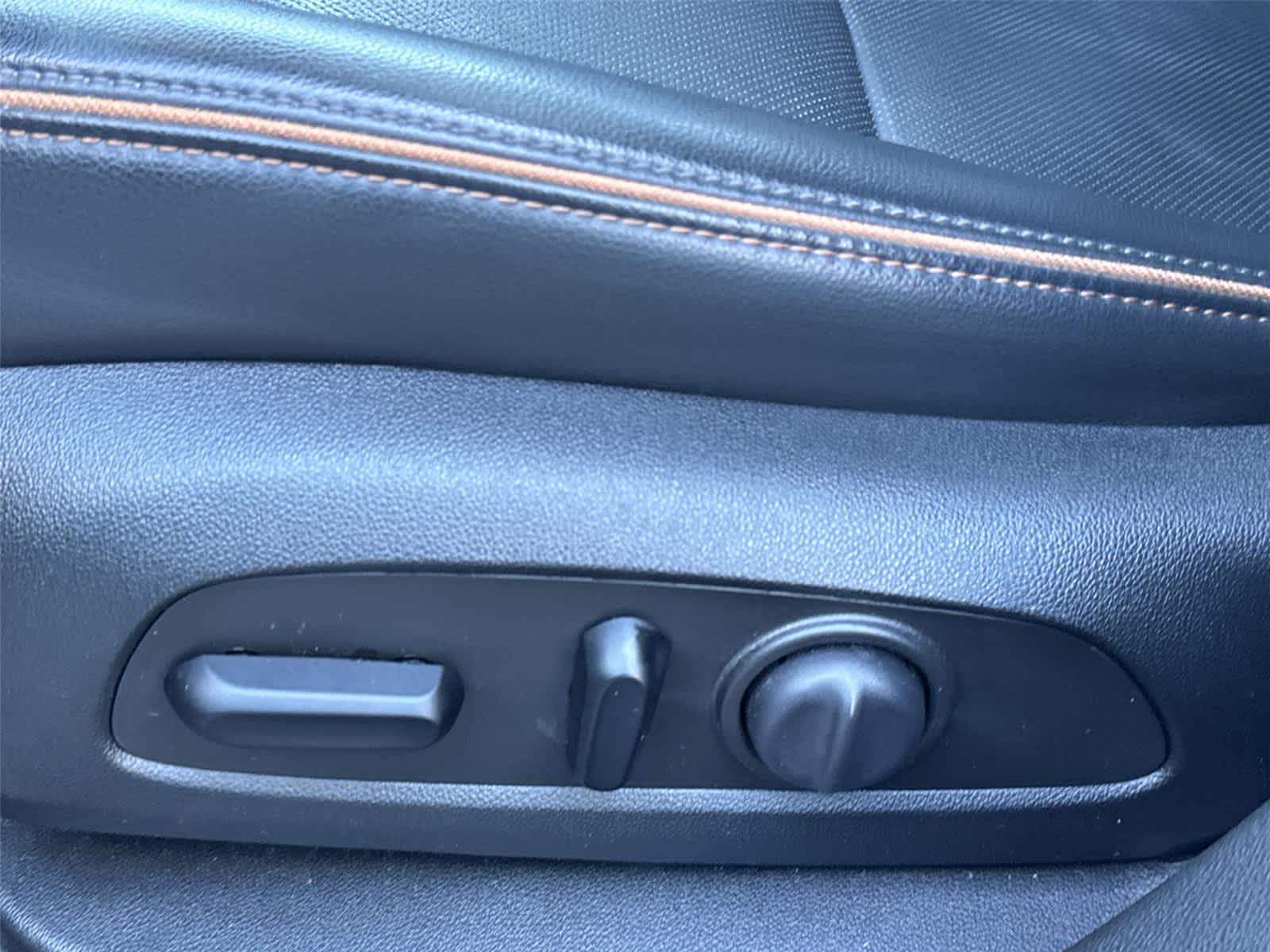 Thumbnail: 2023 GMC Acadia - 12