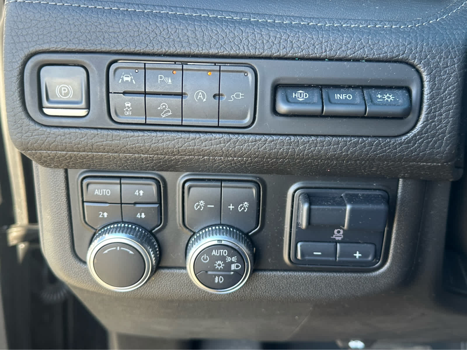 Thumbnail: 2021 GMC Yukon - 19