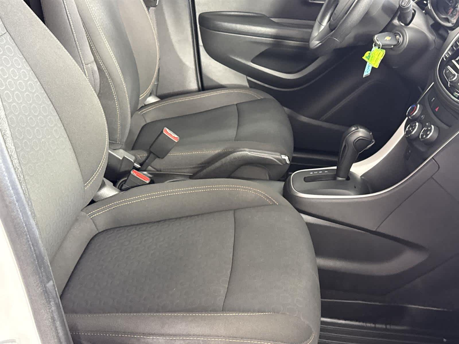 Thumbnail: 2022 Chevrolet Trax - 15