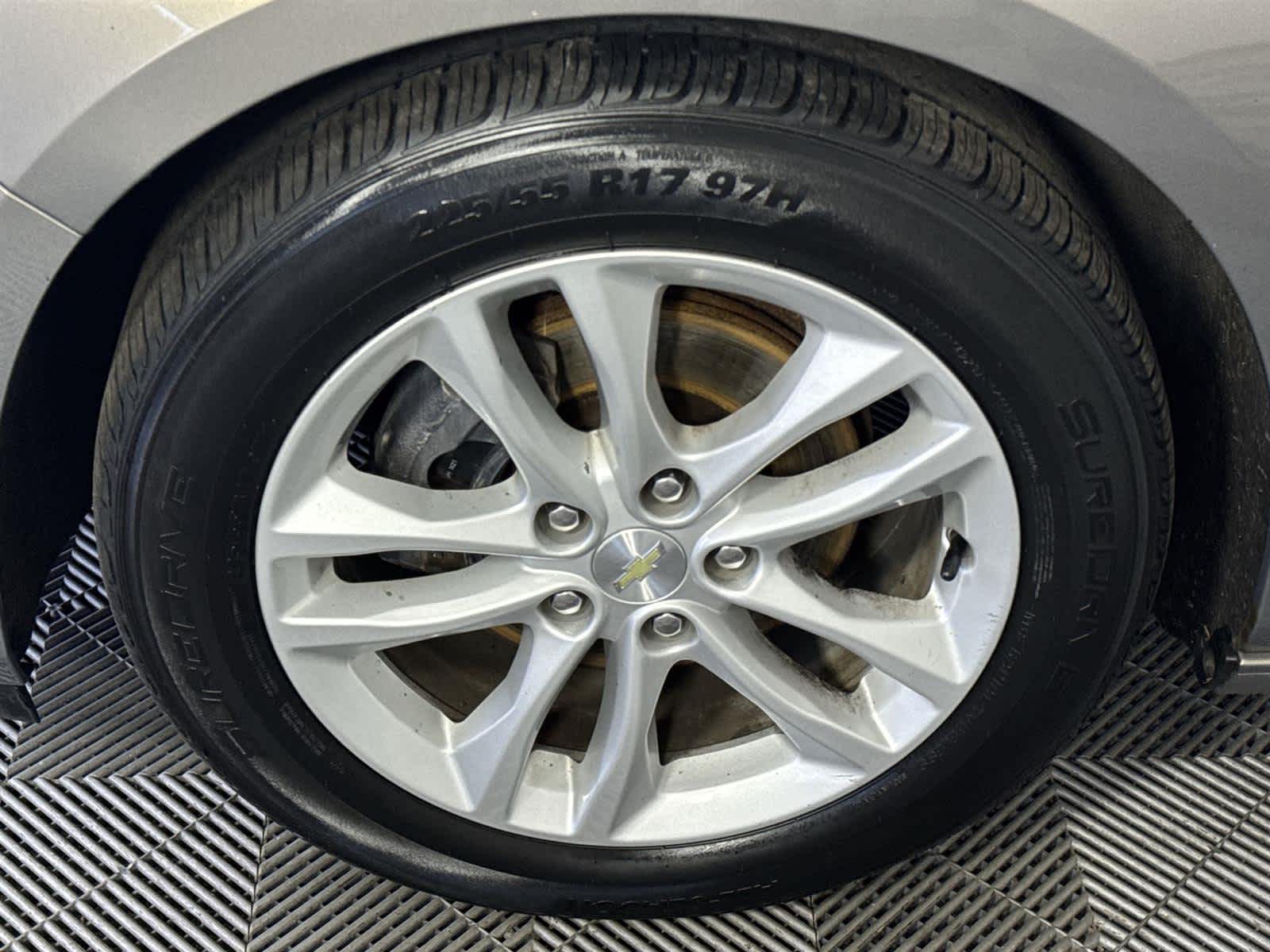 Thumbnail: 2017 Chevrolet Malibu - 11