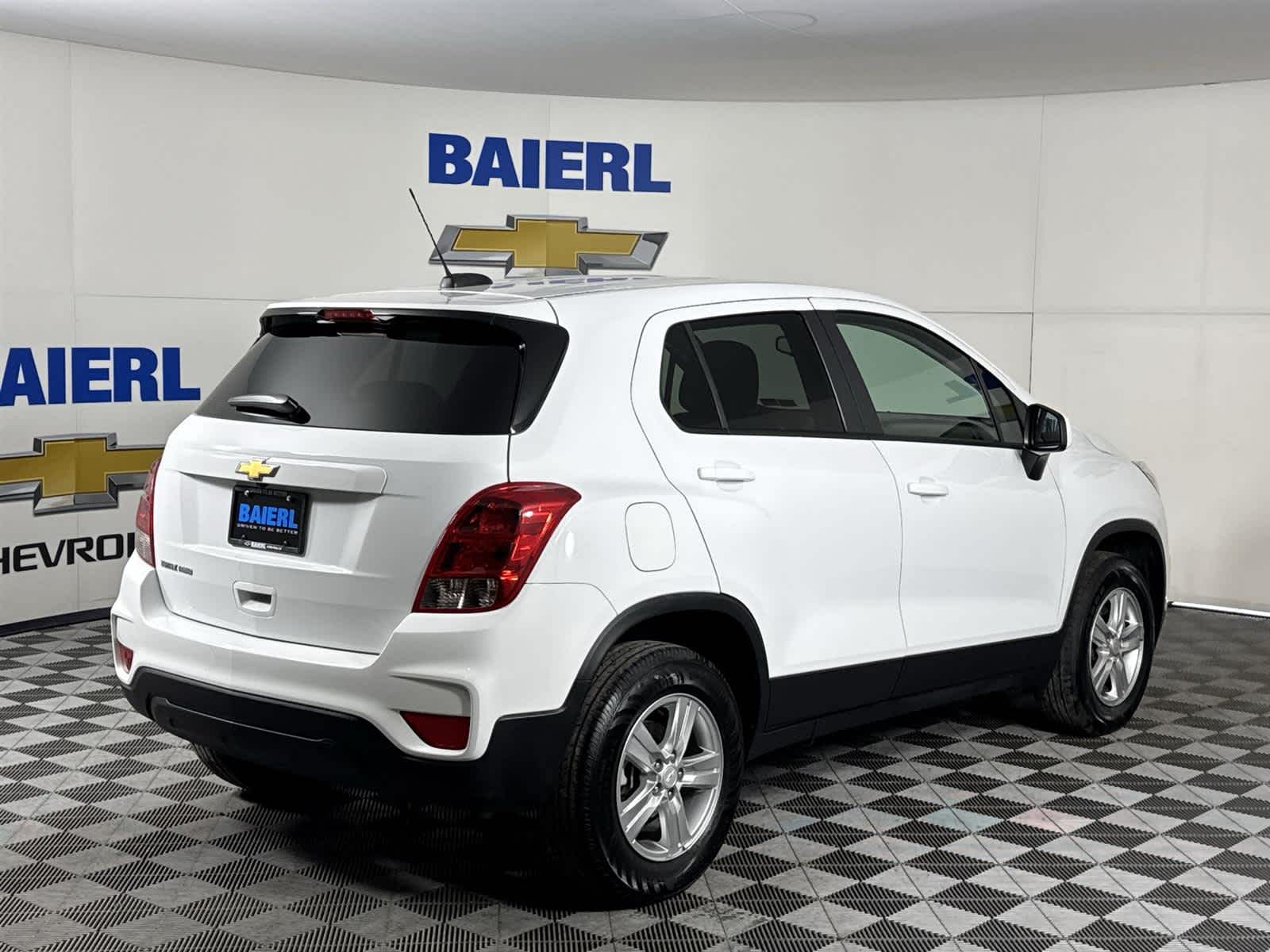 Thumbnail: 2022 Chevrolet Trax - 5