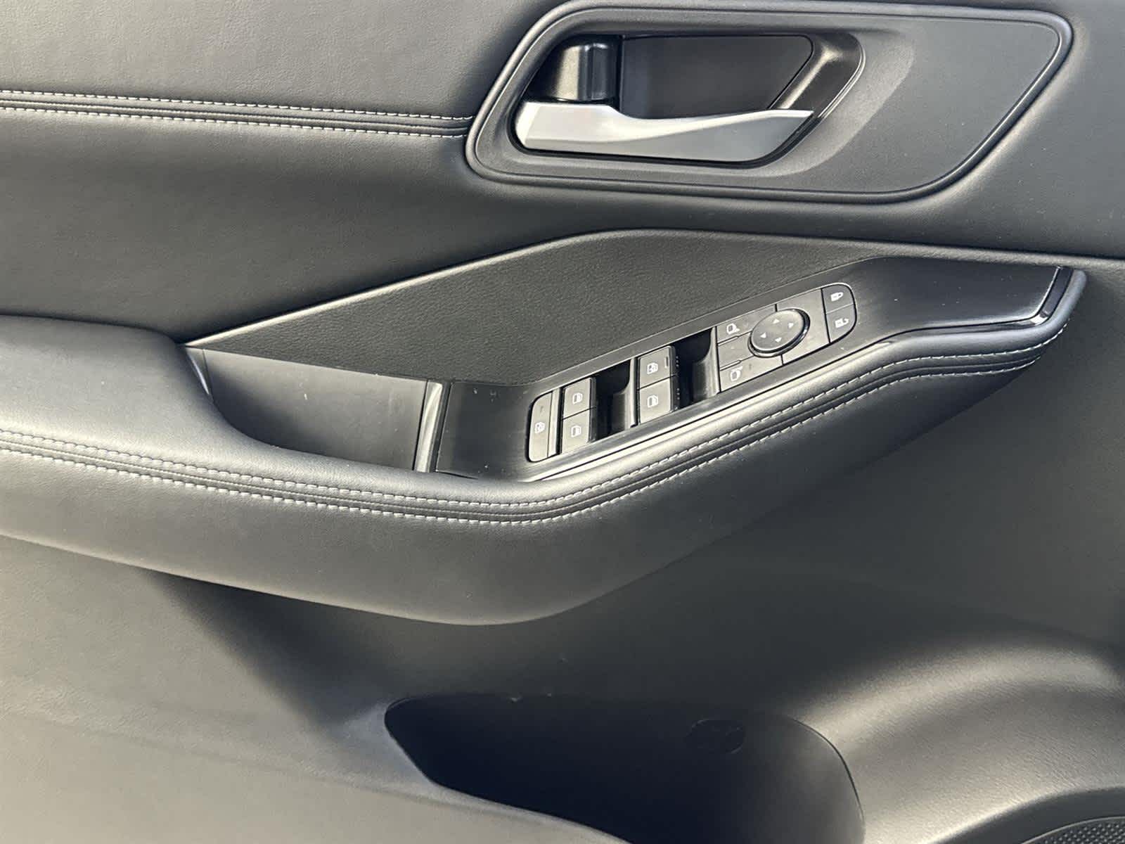 Thumbnail: 2026 Nissan Rogue - 21