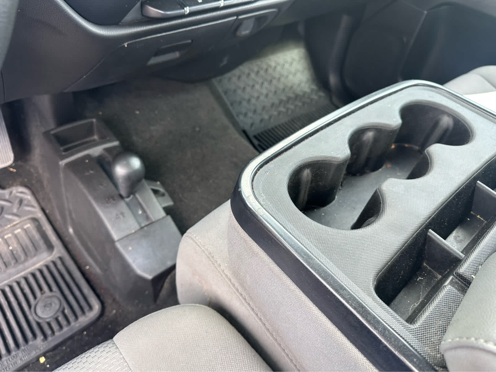 Thumbnail: 2018 Chevrolet Silverado 1500 - 17