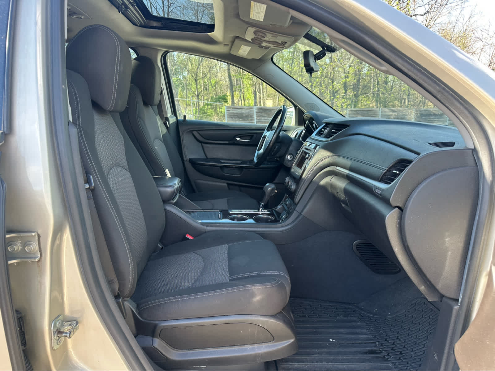 Thumbnail: 2016 Chevrolet Traverse - 21