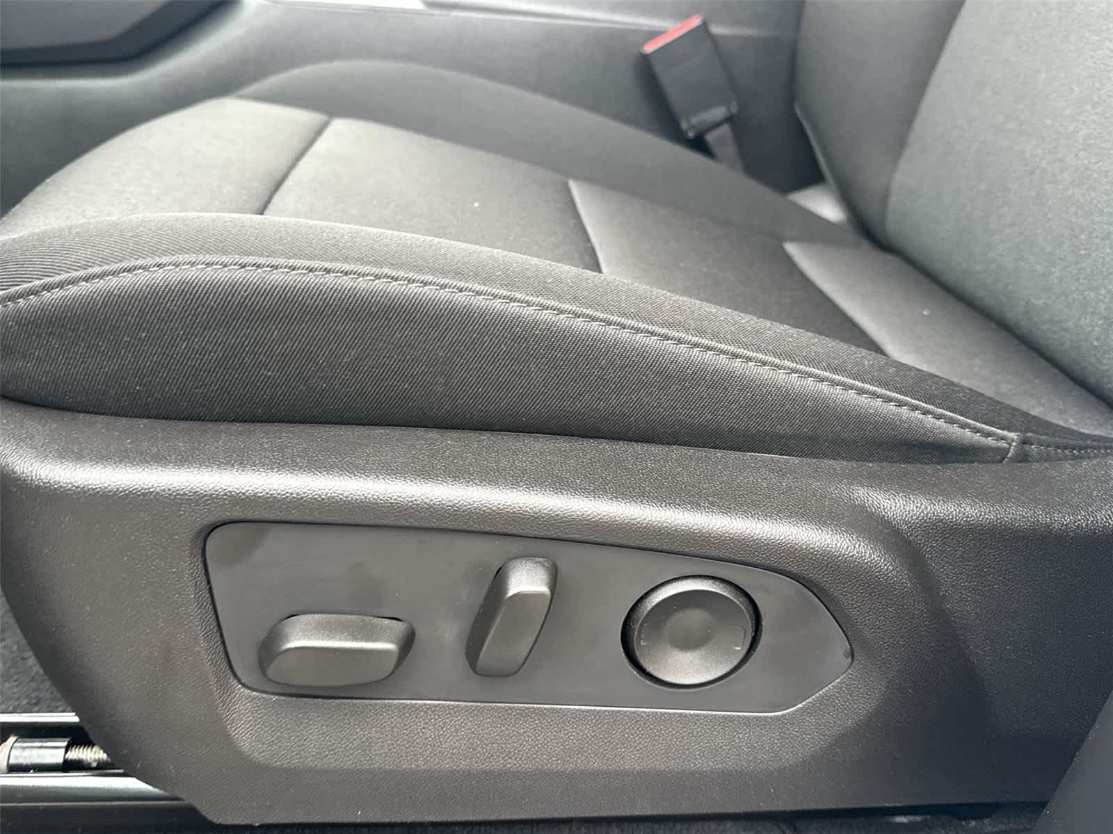 Thumbnail: 2025 Chevrolet Colorado - 12