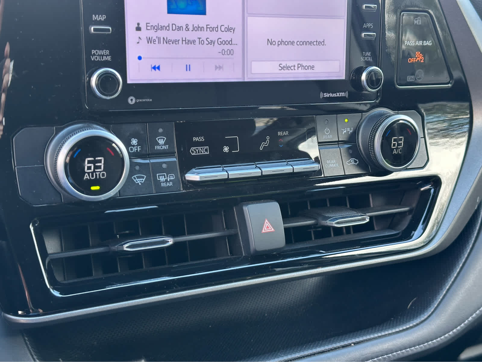 Thumbnail: 2021 Toyota Highlander - 10