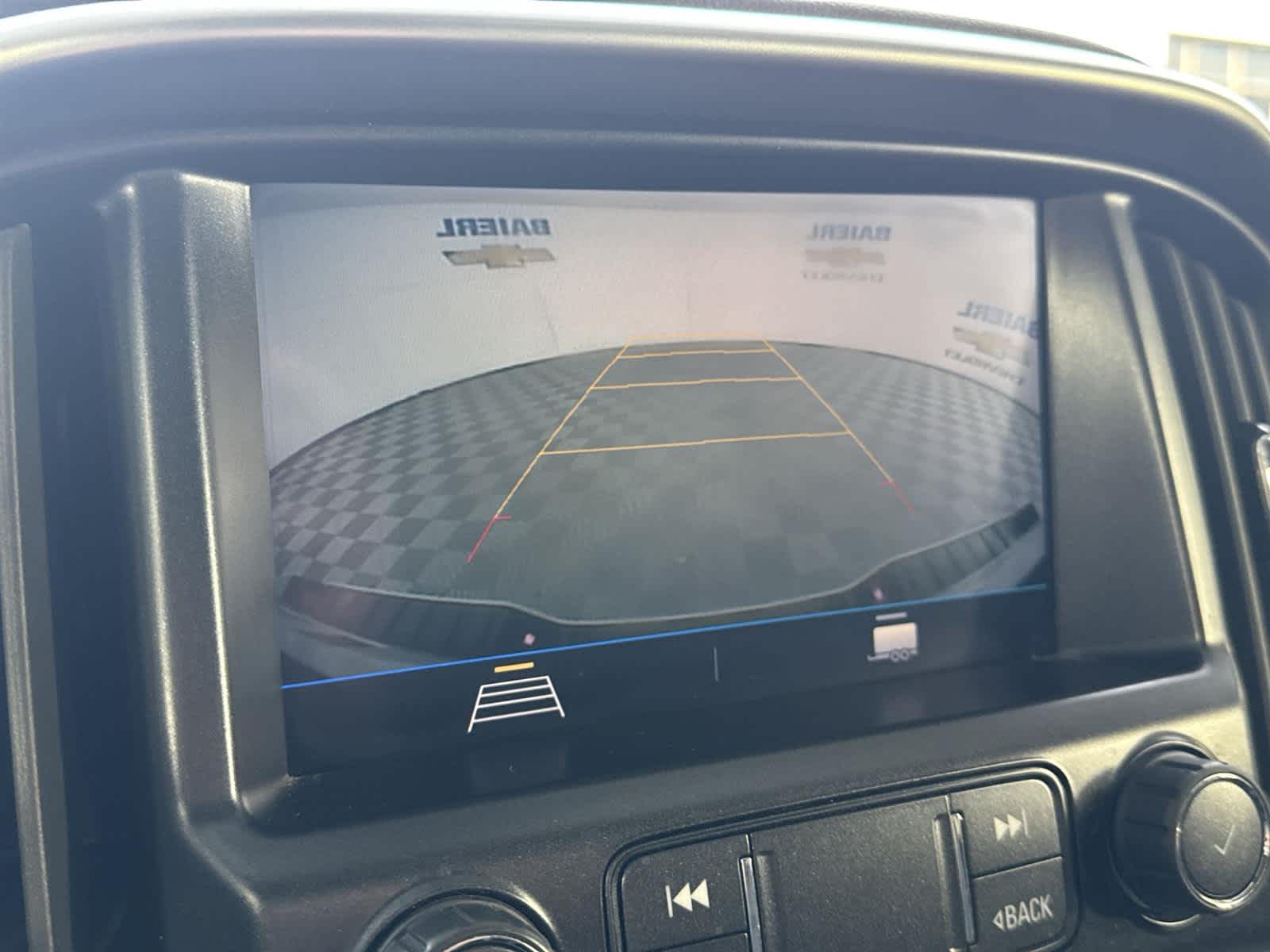 Thumbnail: 2022 Chevrolet Colorado - 17