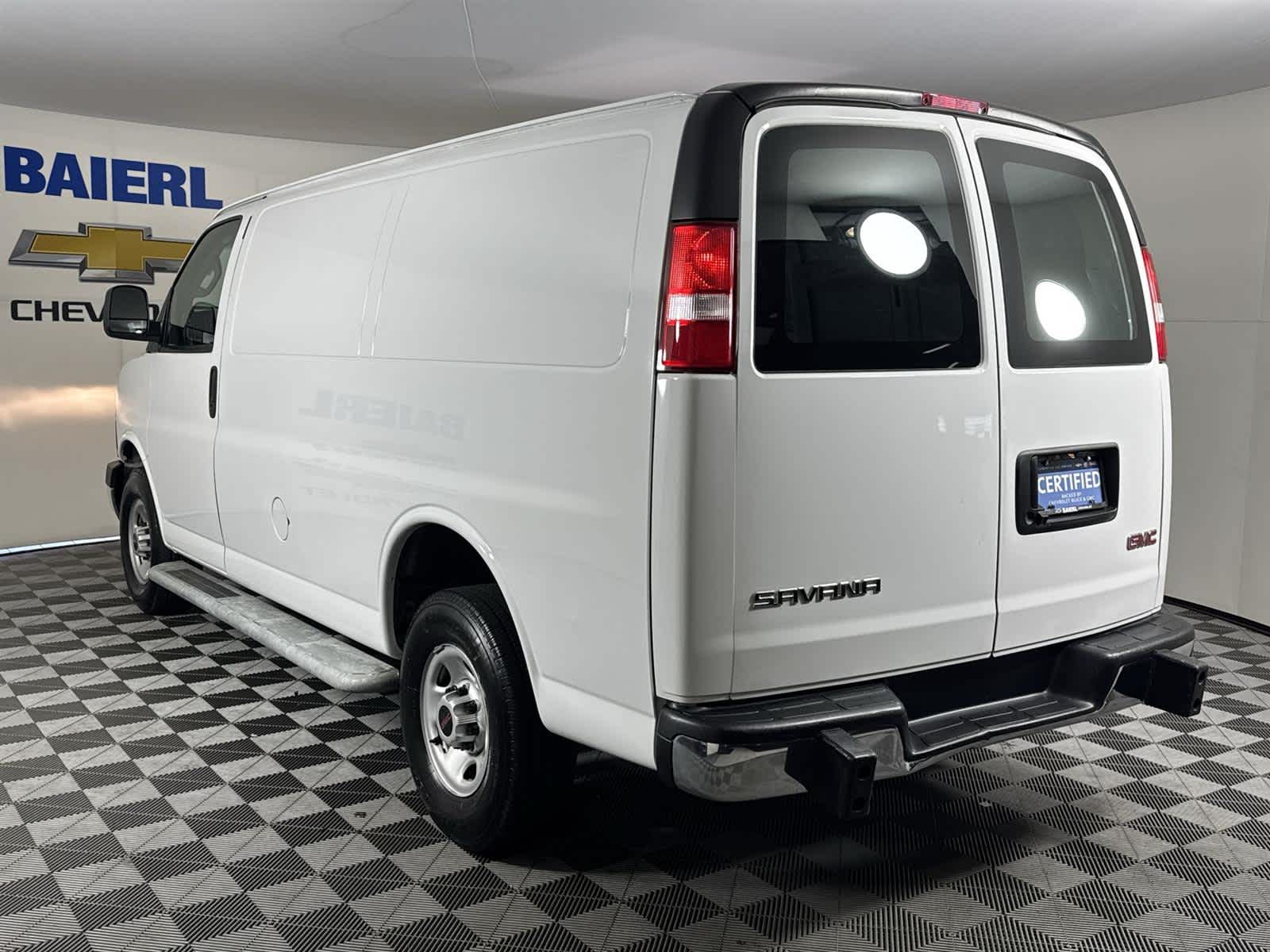 2024 Gmc Savana 2500 Cargo photo 3