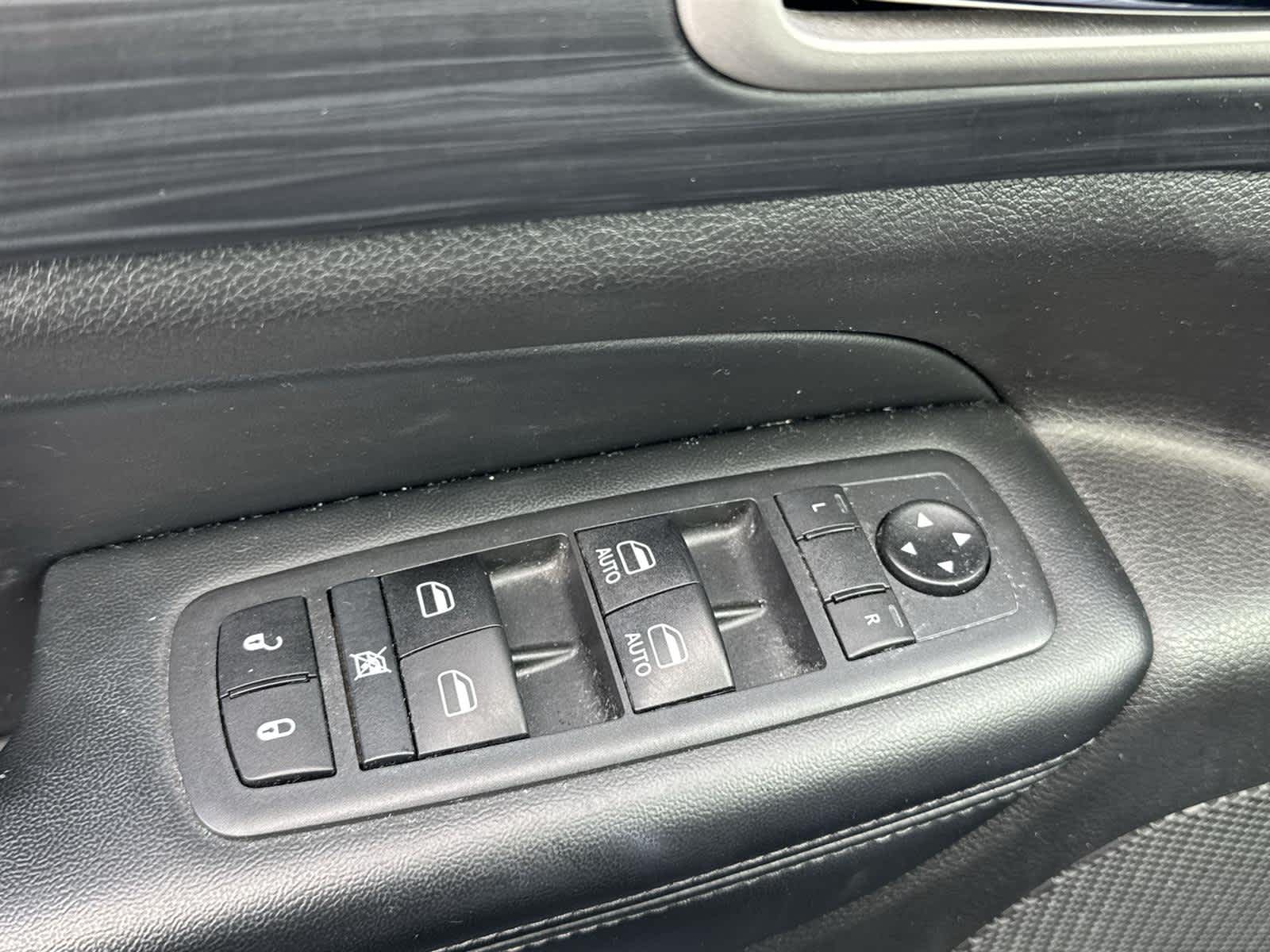 Thumbnail: 2020 Jeep Grand Cherokee - 23