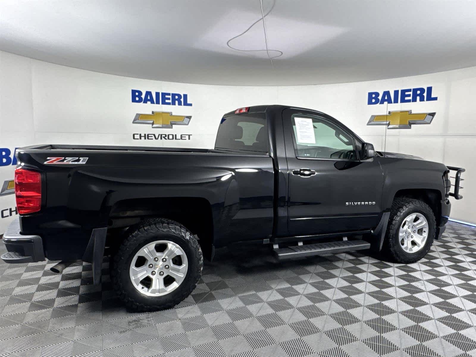 Thumbnail: 2017 Chevrolet Silverado 1500 - 6