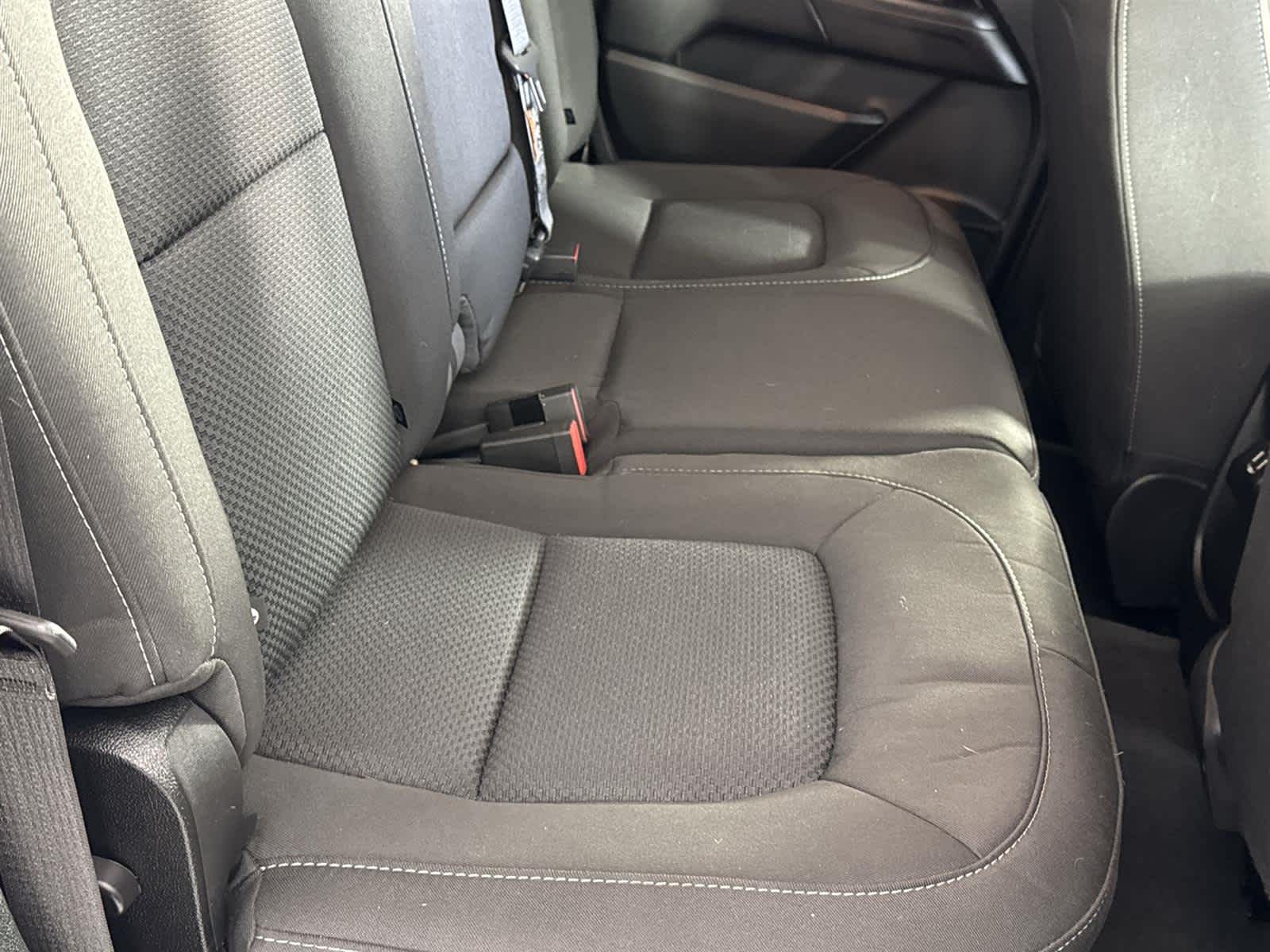 Thumbnail: 2022 Chevrolet Colorado - 14