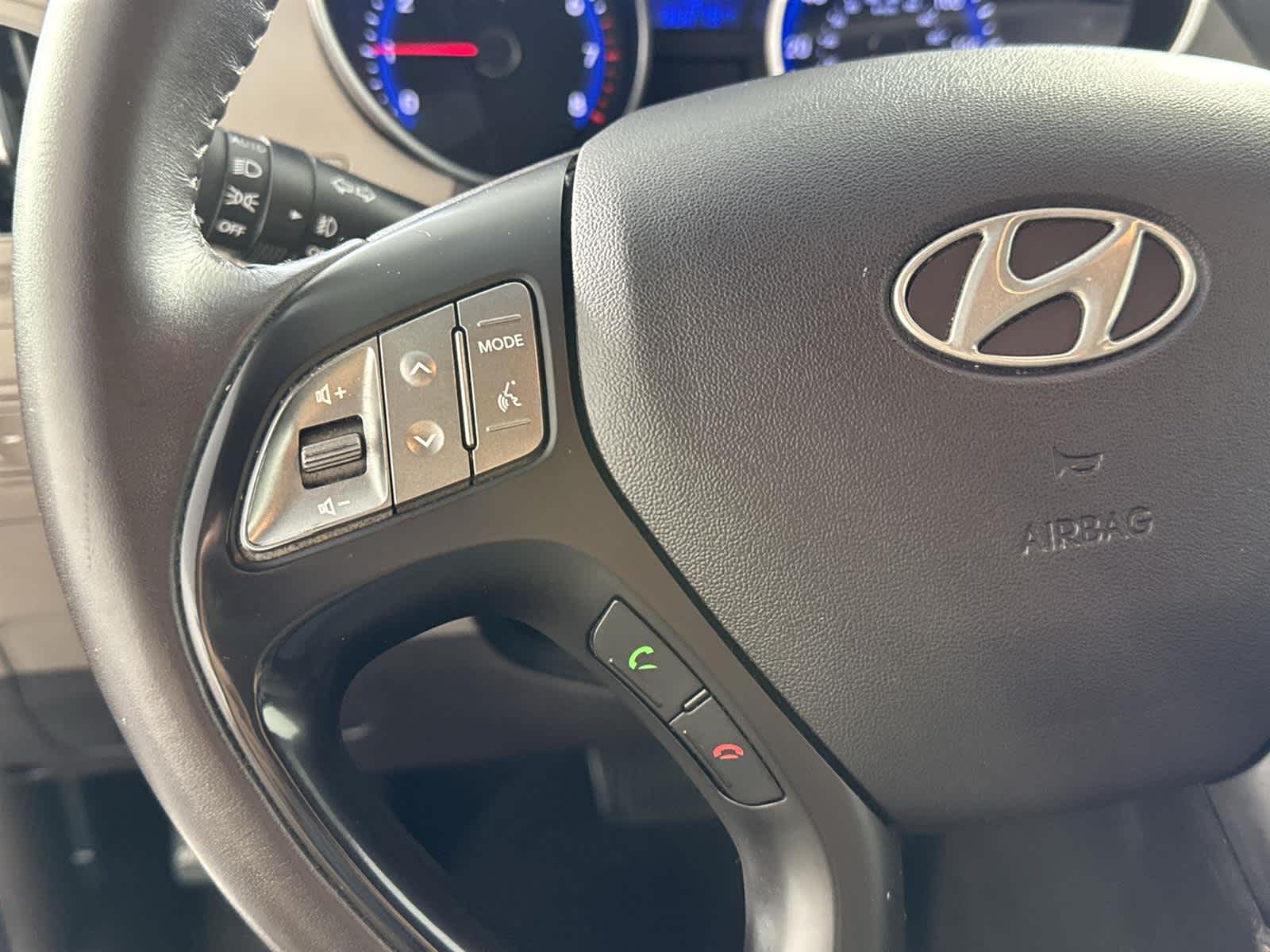 2015 Hyundai Tucson SE 24