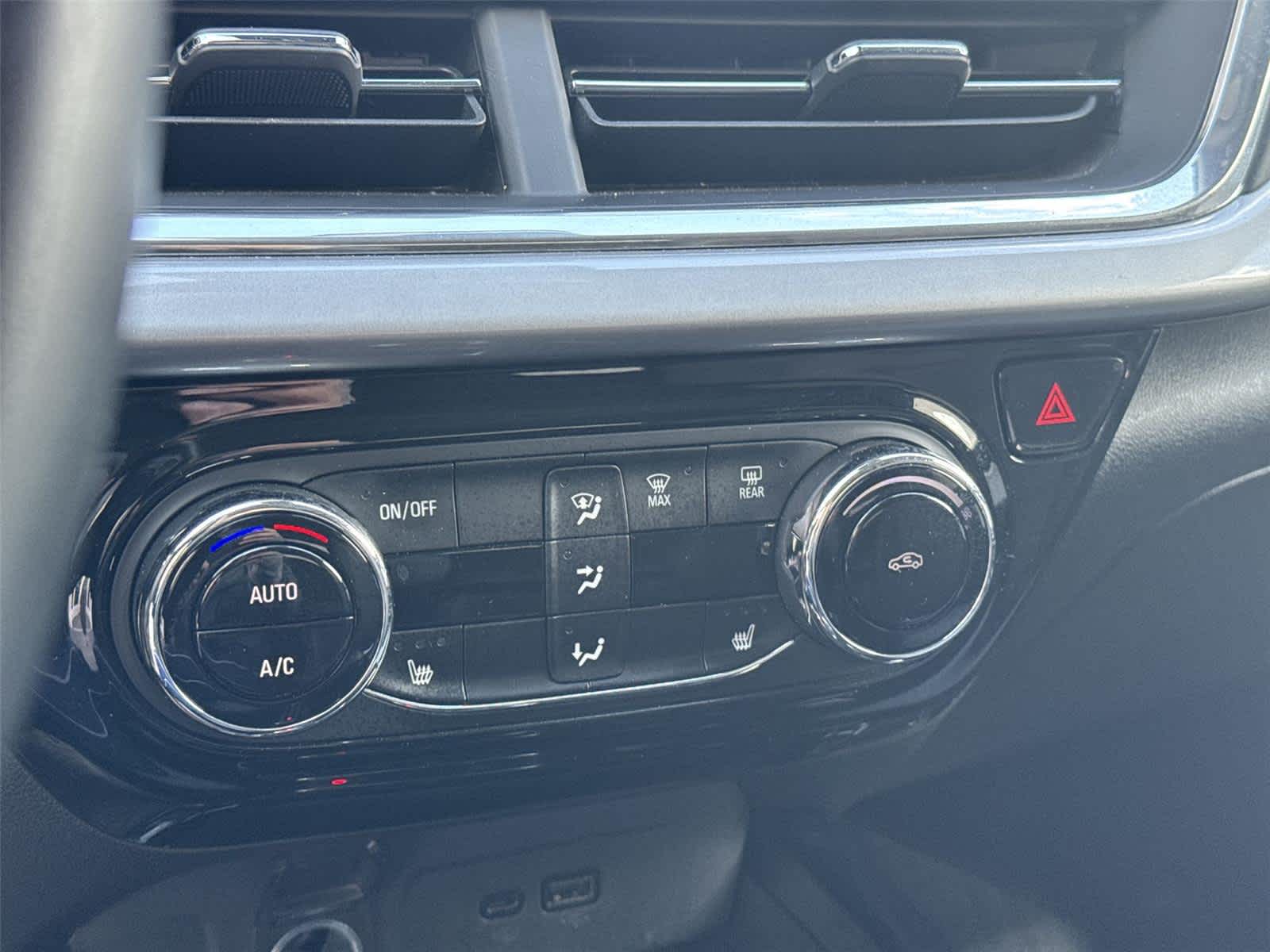 Thumbnail: 2024 Chevrolet Trax - 19