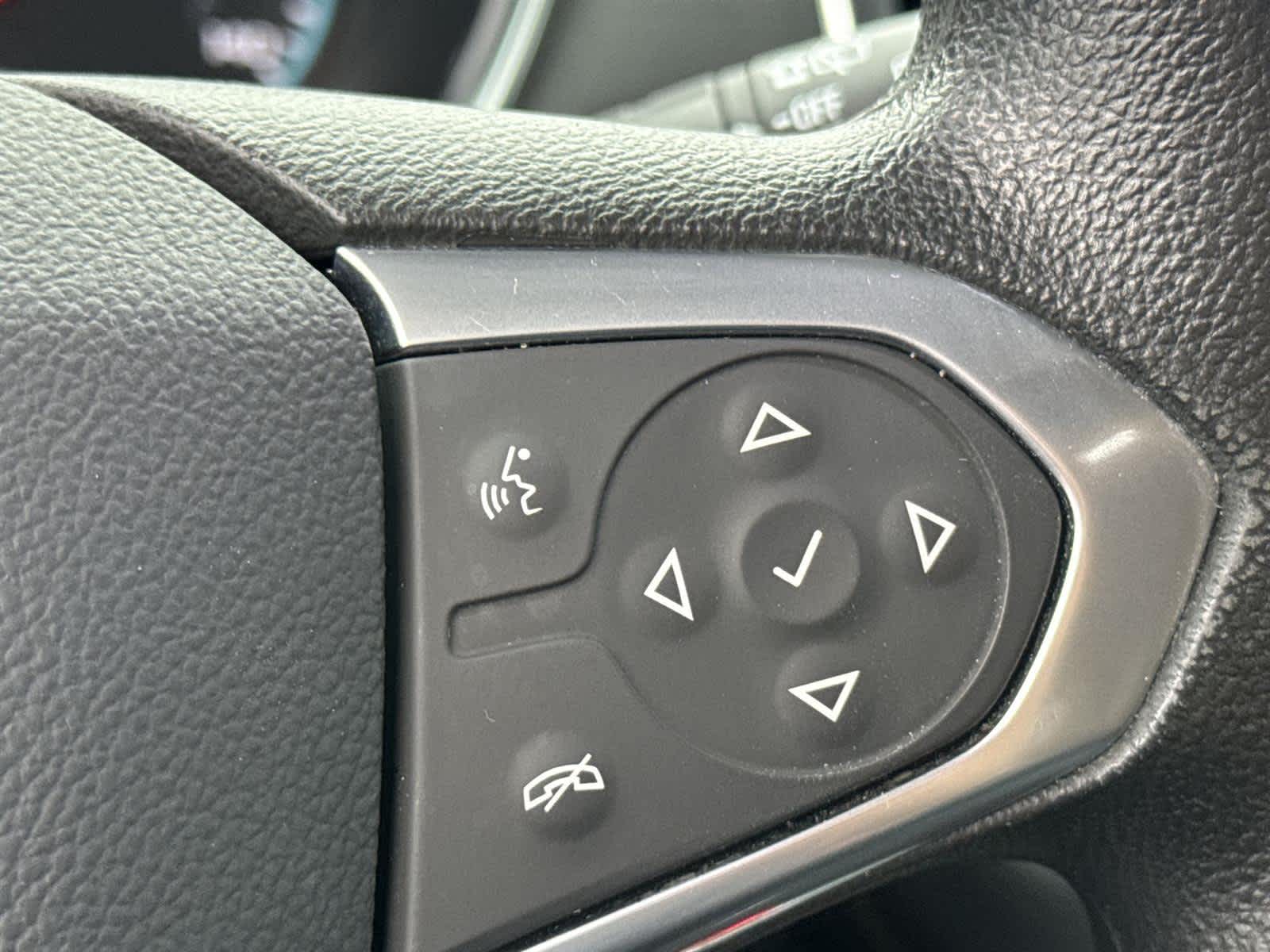 Thumbnail: 2021 Chevrolet Traverse - 24