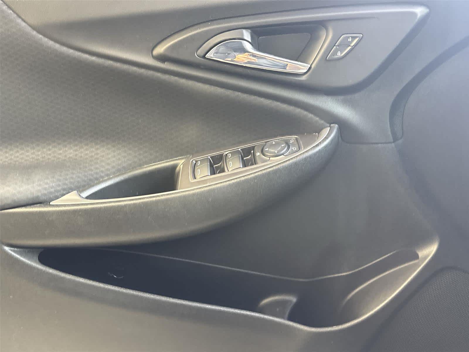 Thumbnail: 2021 Chevrolet Malibu - 21