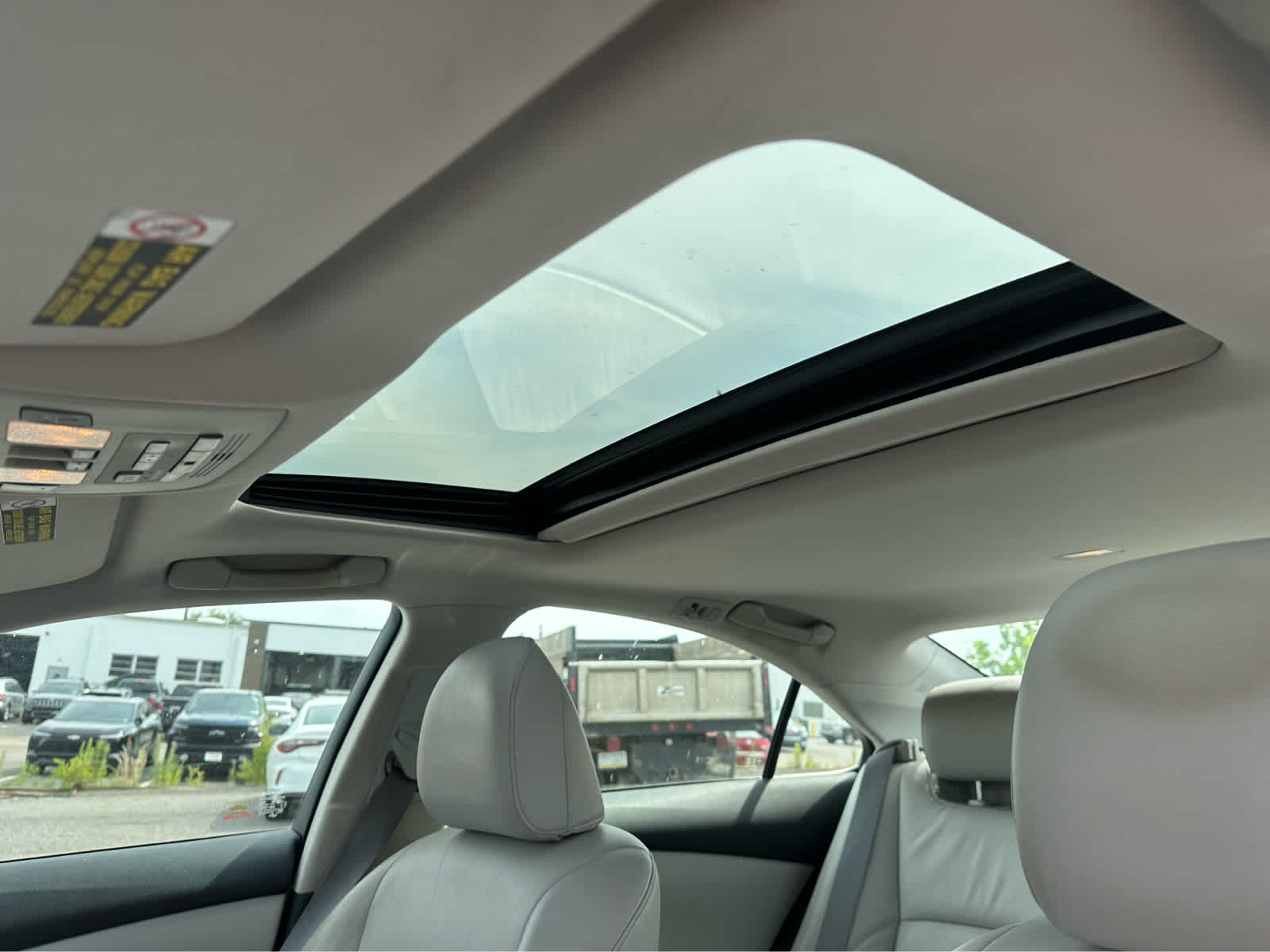 Thumbnail: 2011 Lexus ES - 11