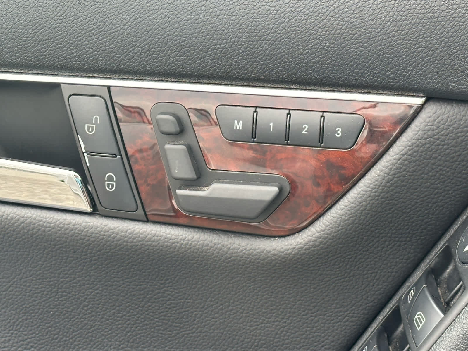 Thumbnail: 2010 Mercedes-Benz C-Class - 21