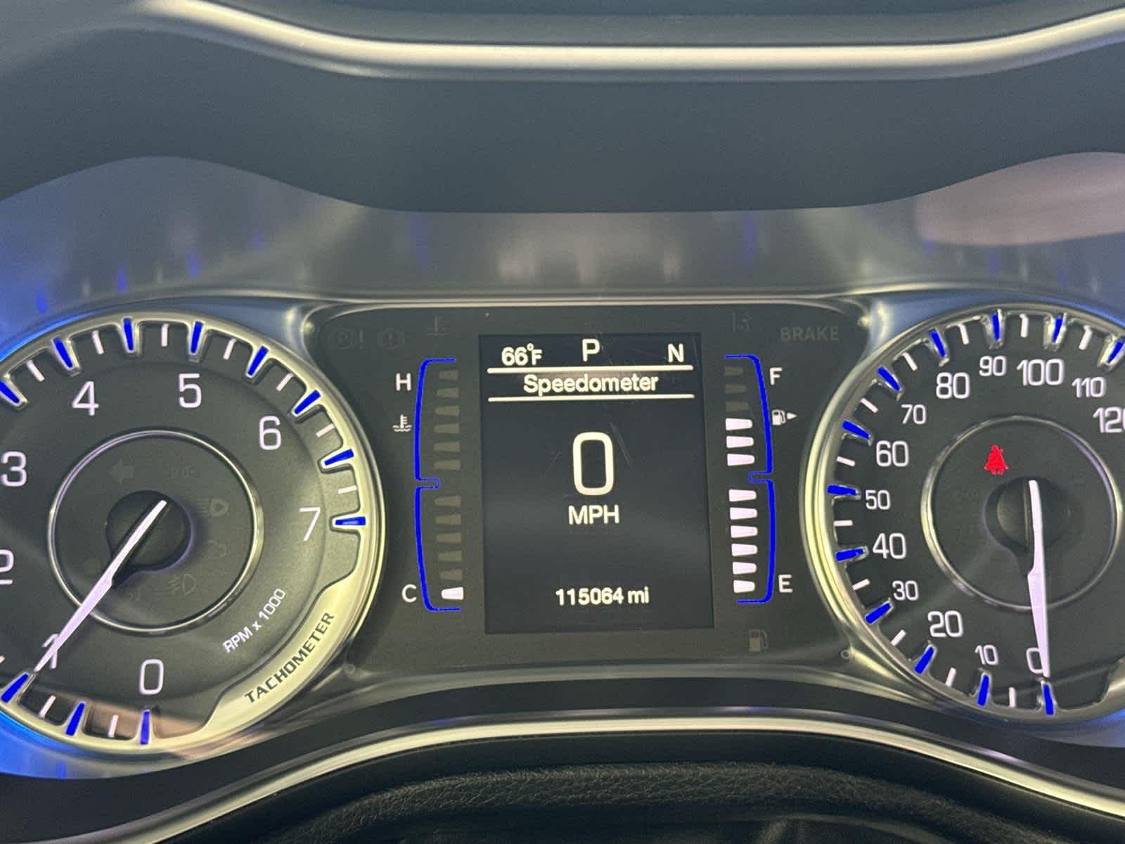 Thumbnail: 2015 Chrysler 200 - 28