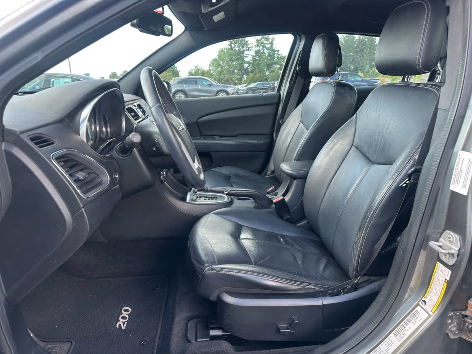 Thumbnail: 2013 Chrysler 200 - 10