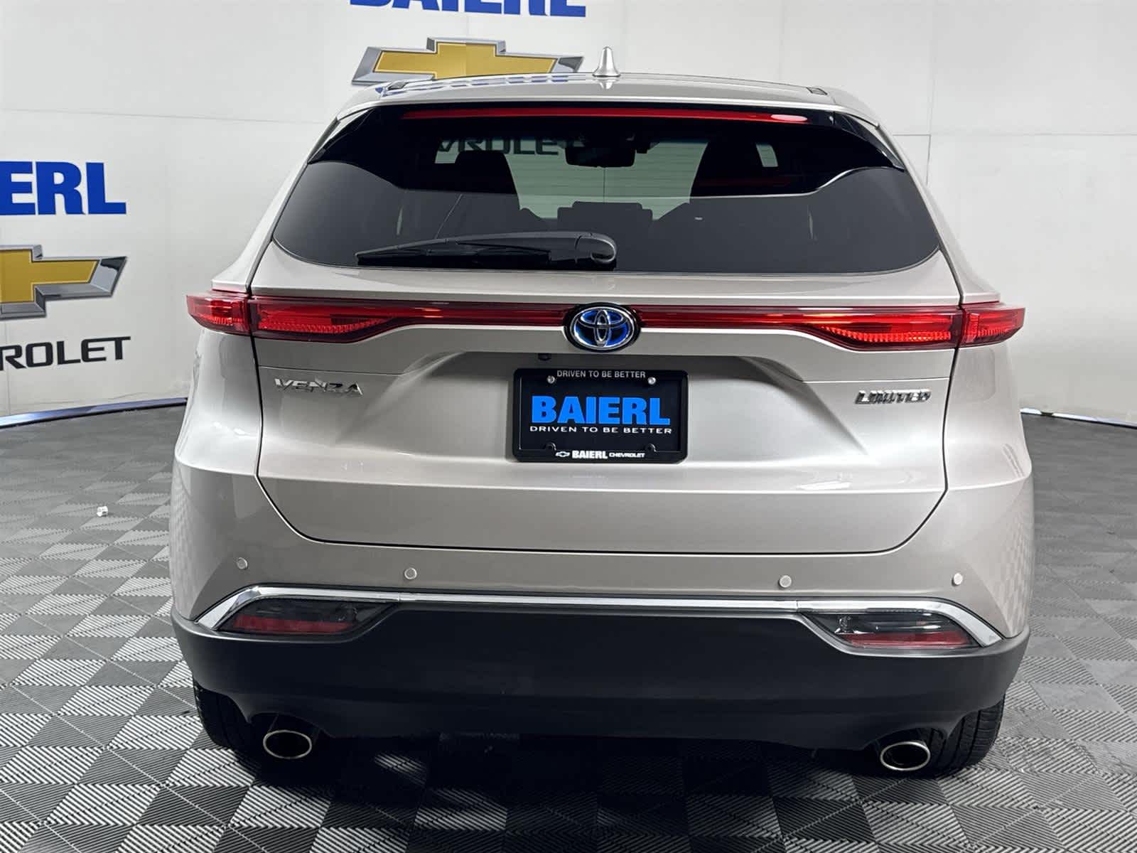 Thumbnail: 2024 Toyota Venza - 4