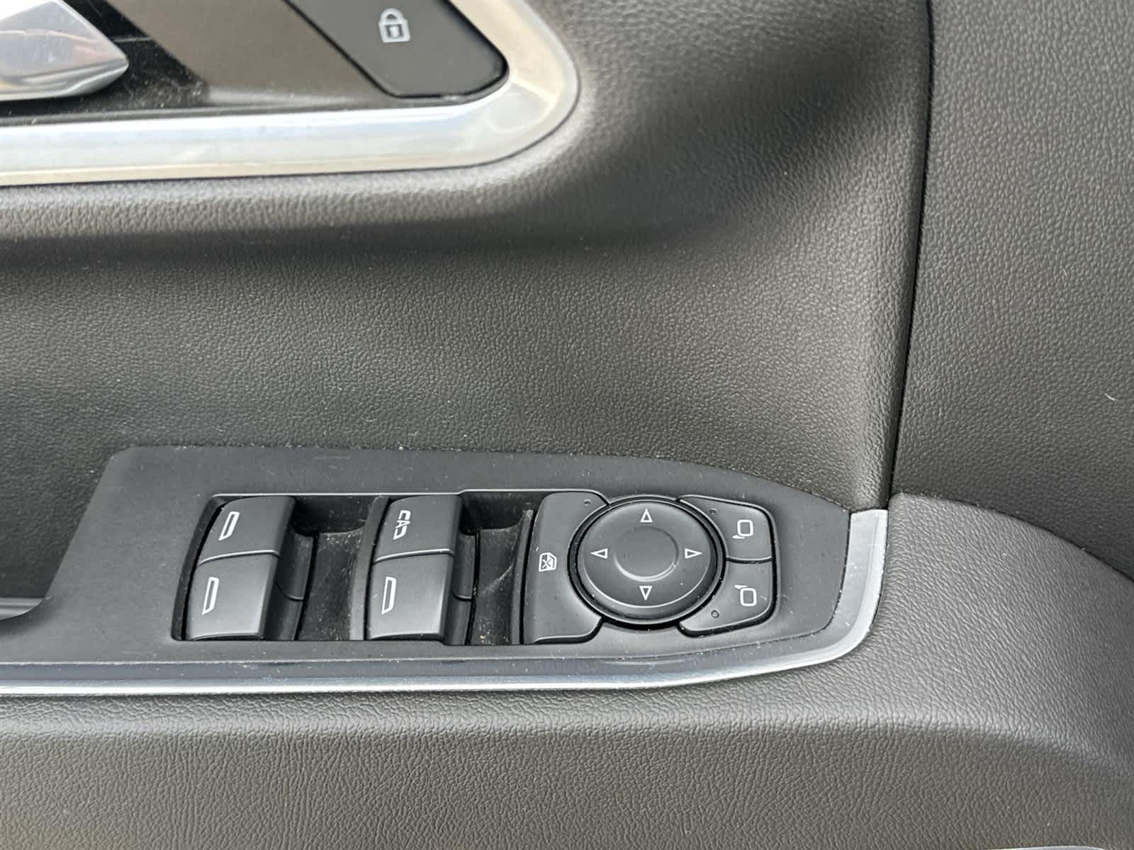 Thumbnail: 2022 Chevrolet Silverado 1500 - 22