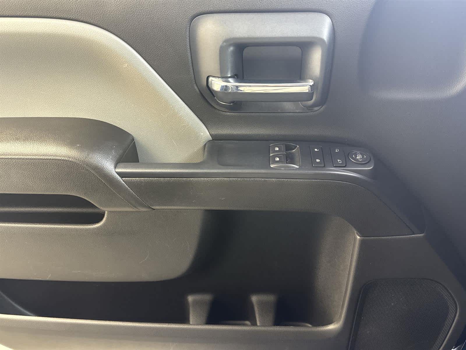 Thumbnail: 2016 Chevrolet Silverado 1500 - 18