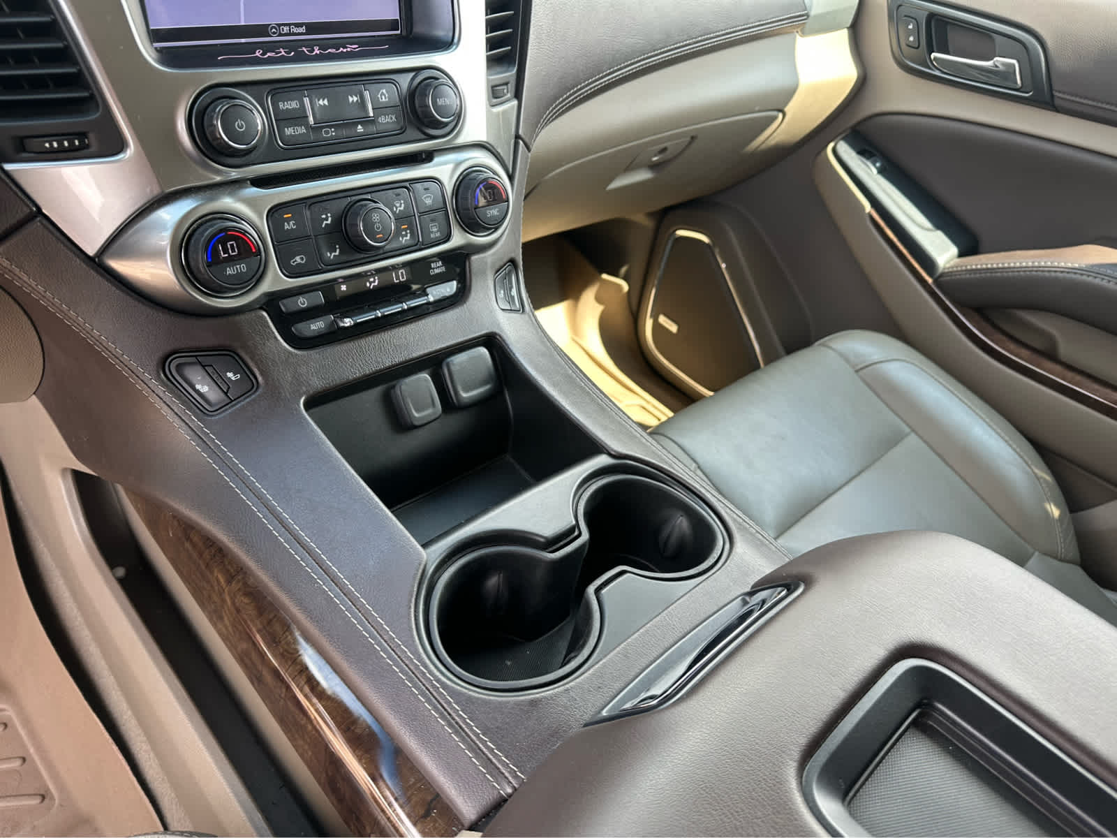 Thumbnail: 2019 Chevrolet Tahoe - 15