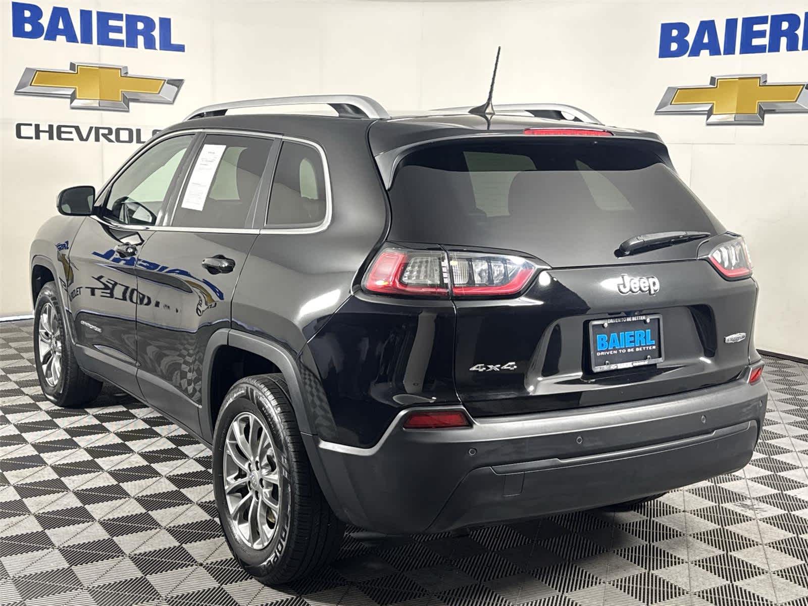 Thumbnail: 2019 Jeep Cherokee - 3