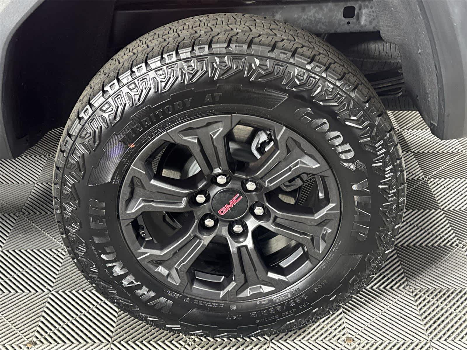 Thumbnail: 2024 GMC Canyon - 11