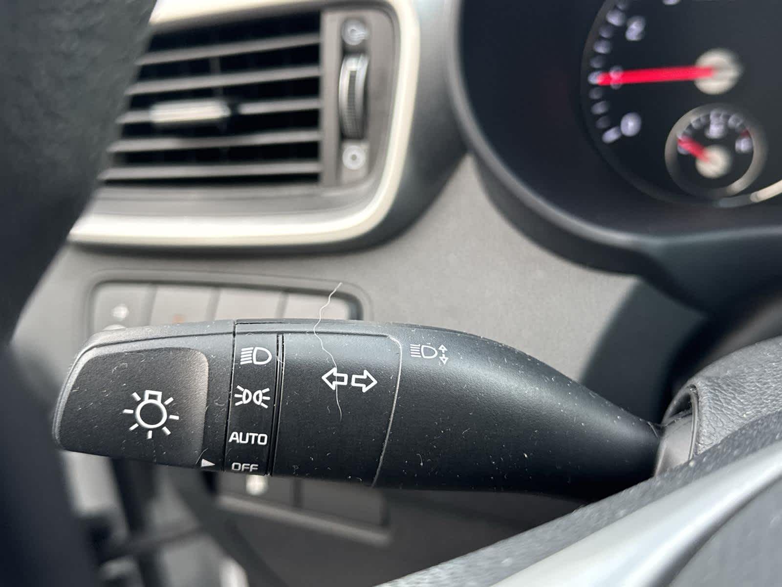 Thumbnail: 2019 Kia Sorento - 25