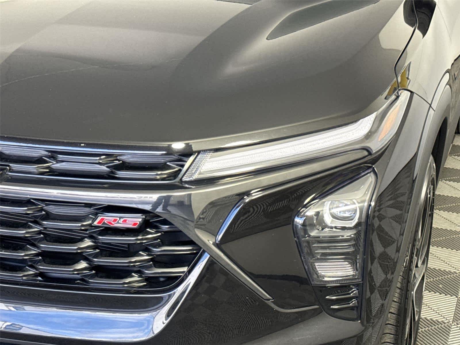 Thumbnail: 2024 Chevrolet Trax - 9