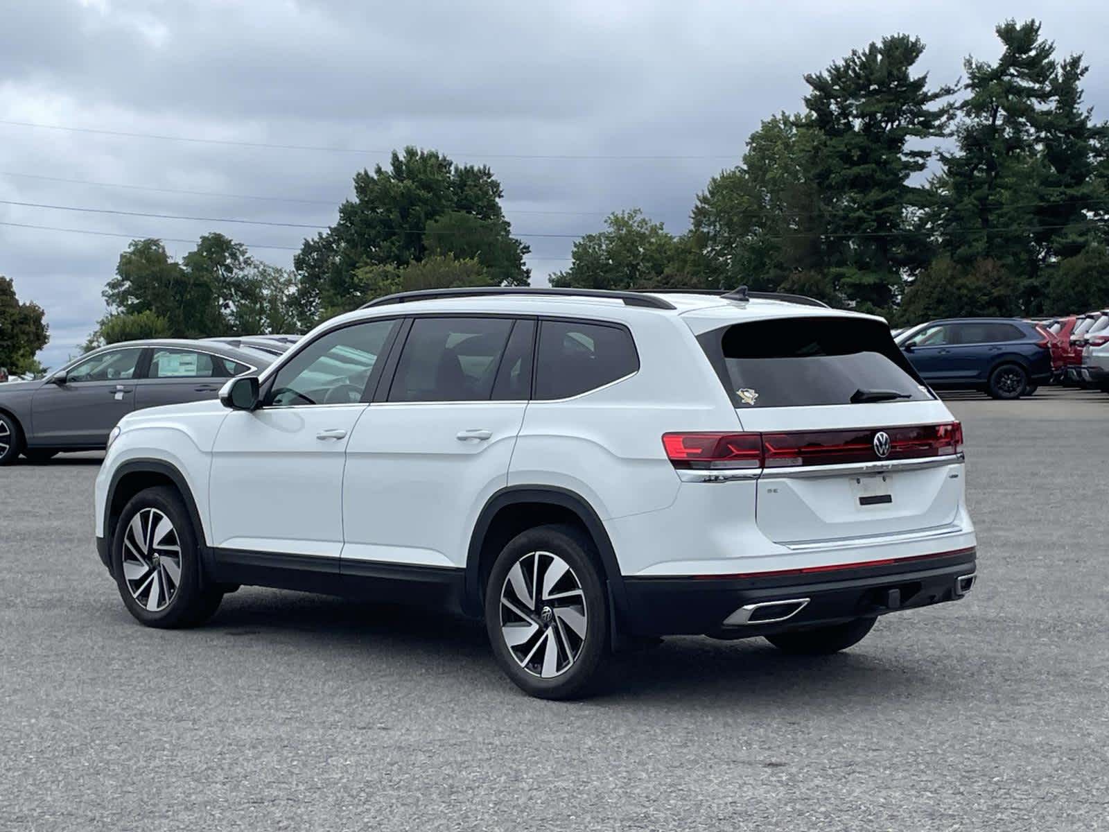 Thumbnail: 2024 Volkswagen Atlas - 3
