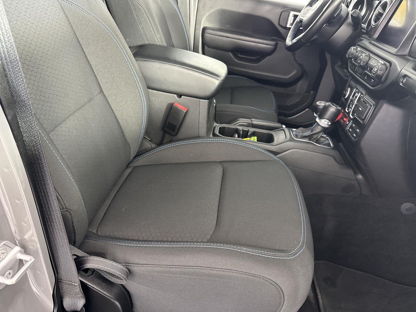 Thumbnail: 2022 Jeep Wrangler - 16