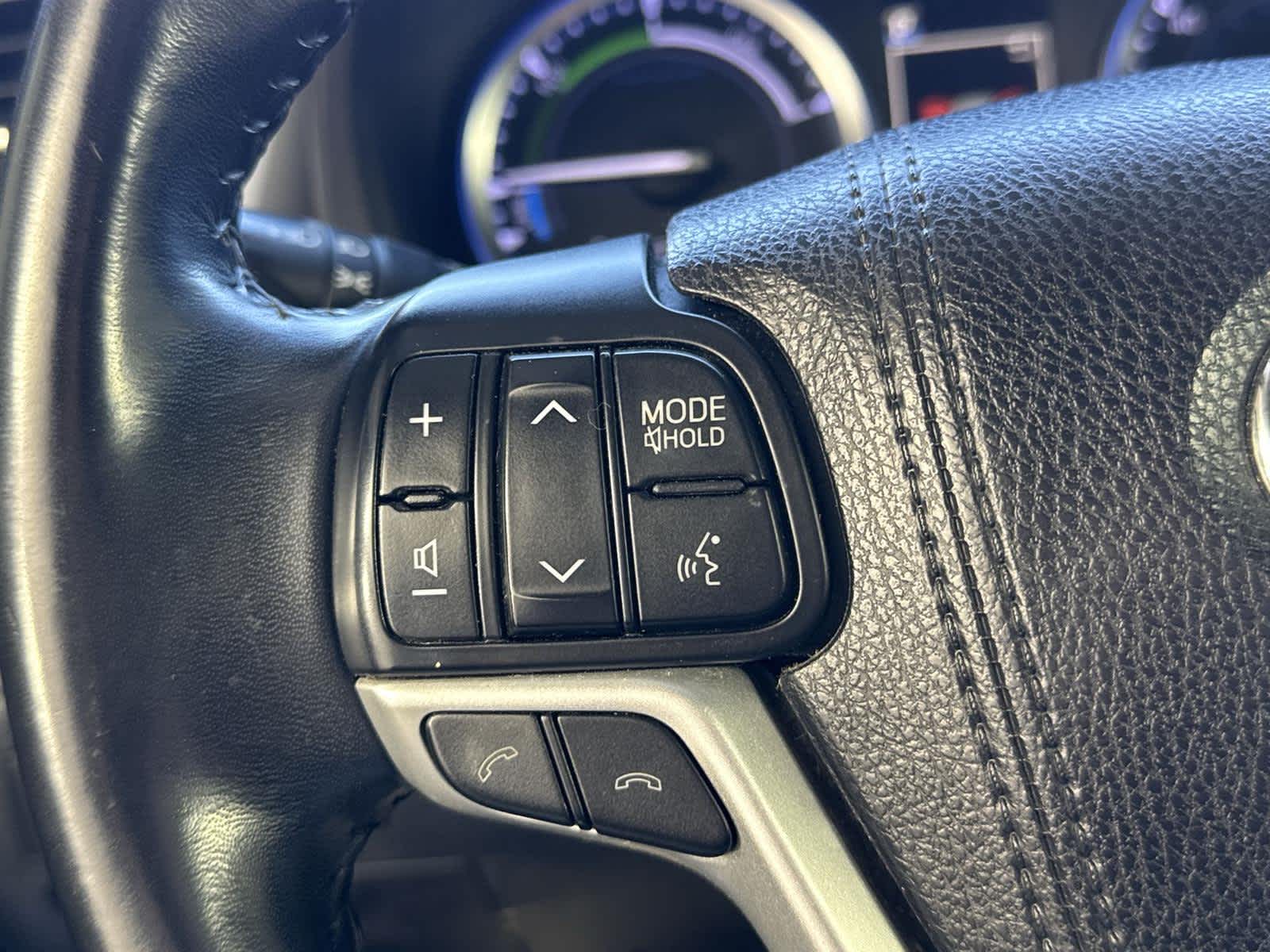 Thumbnail: 2018 Toyota Highlander - 26