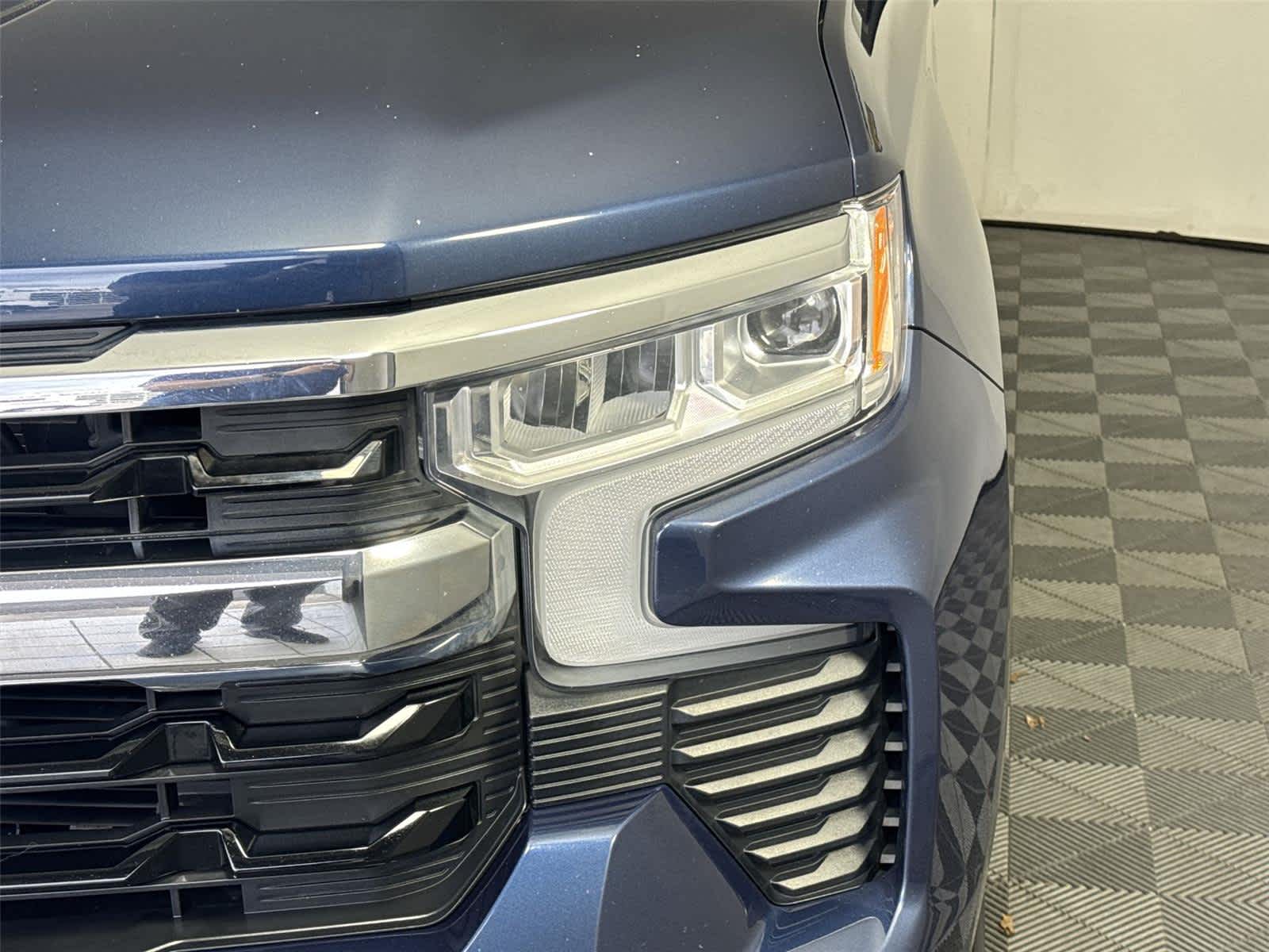 Thumbnail: 2022 Chevrolet Silverado 1500 - 9