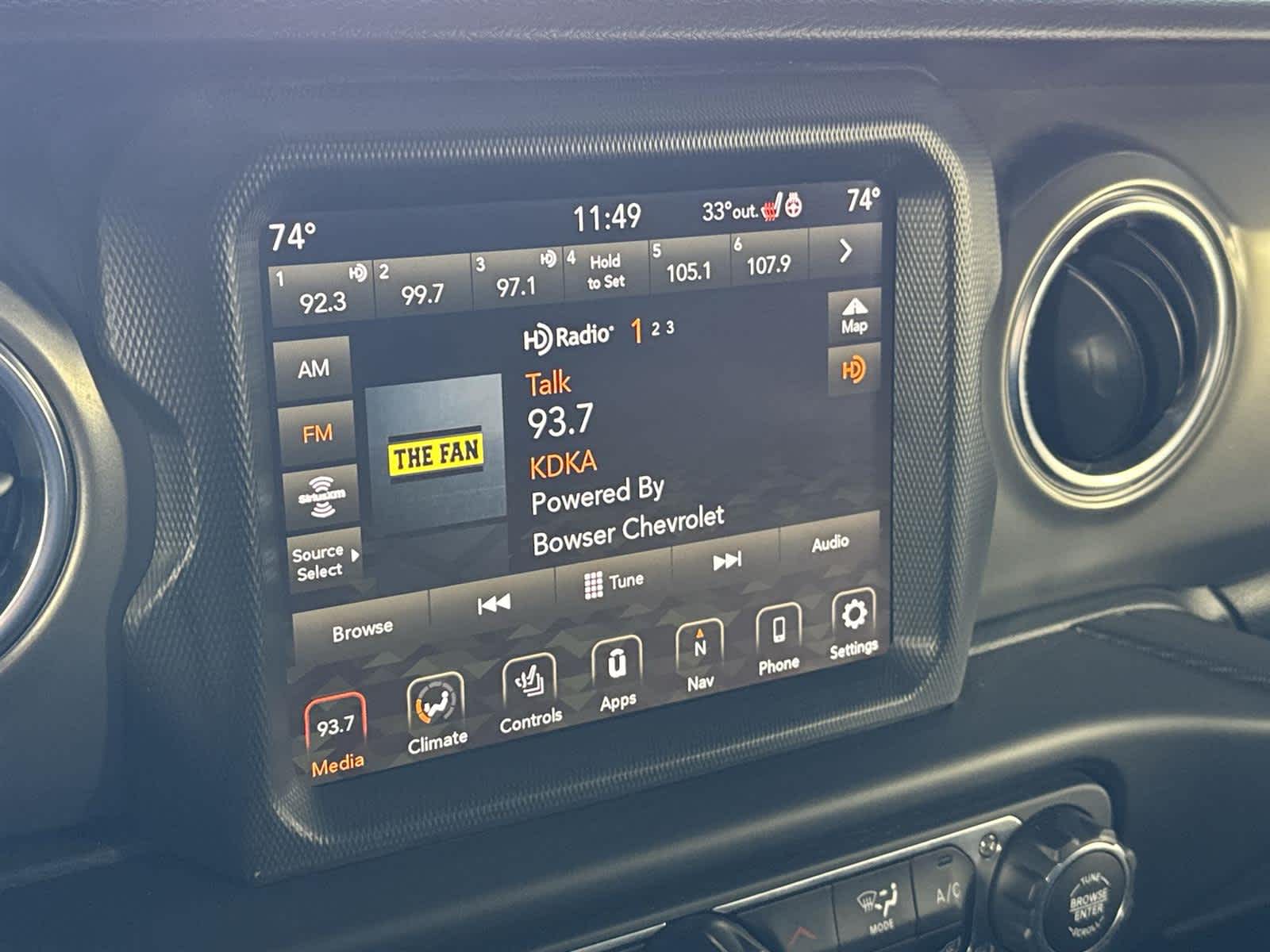 Thumbnail: 2022 Jeep Wrangler - 17