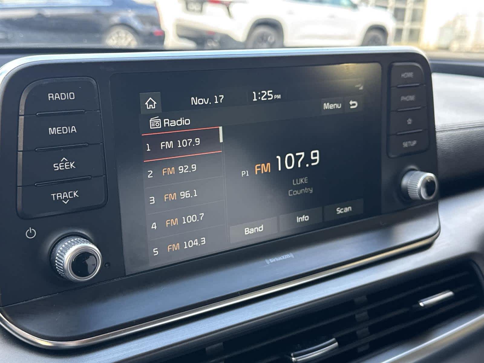 Thumbnail: 2021 Kia Telluride - 16